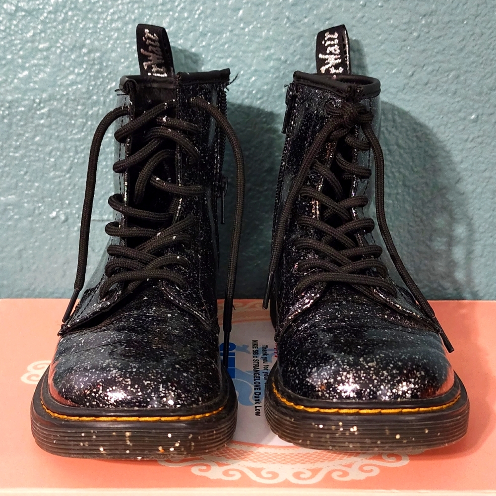 DR. MARTENS JUNIOR 1460 GLITTER LACE UP BOOTS